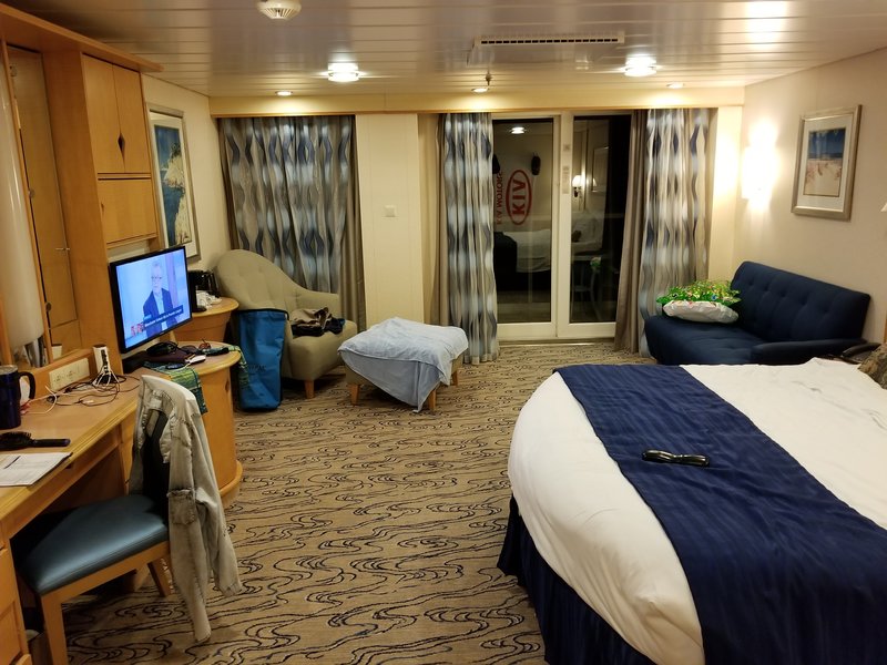 Junior Suite with Balcony, Cabin Category YU, Navigator of the Seas